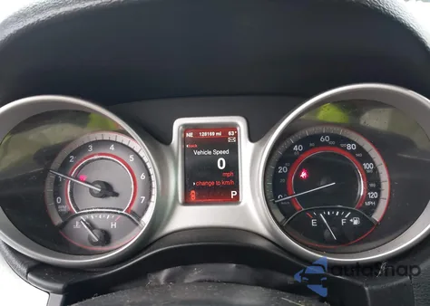 2016 Dodge Journey Crossroad z USA, uszkodzony, nr VIN 3C4PDCGG2GT112139